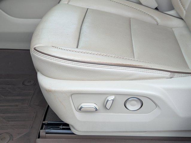 Photo of 2021 Summit White GMC Yukon