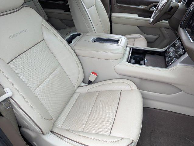Photo of 2021 Summit White GMC Yukon