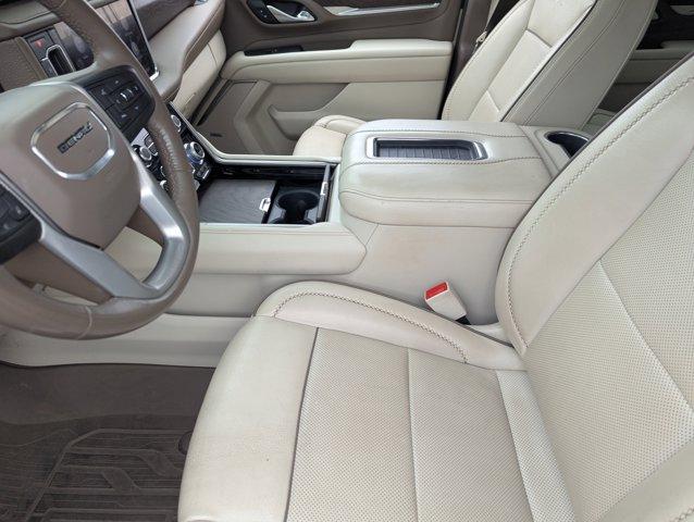 Photo of 2021 Summit White GMC Yukon