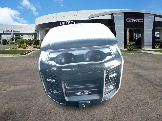 Photo of 2022 Diamond Black Crystal Pearlcoat RAM 2500