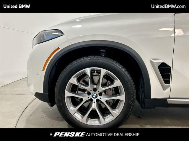 Photo of 2025 Alpine White BMW X5