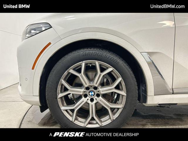 Photo of 2021 Alpine White BMW X7