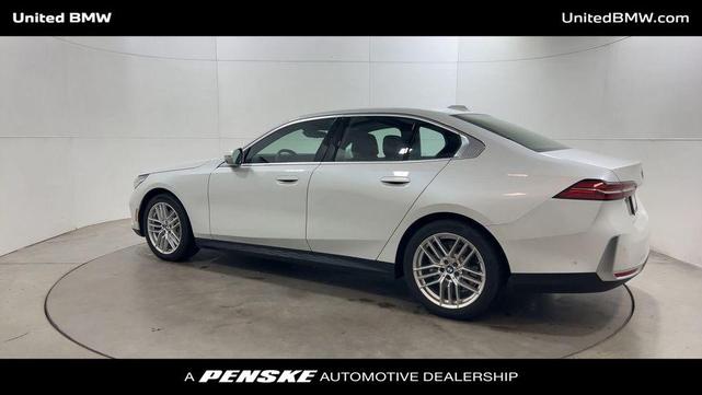 Photo of 2024 Mineral BMW 530