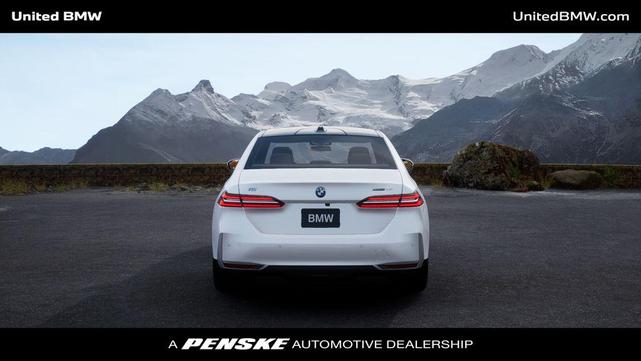 Photo of 2025 Mineral White Metallic BMW i5