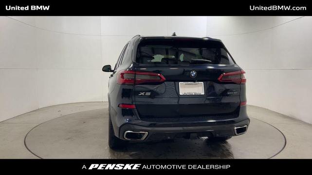 Photo of 2019 Carbon Black Metallic BMW X5