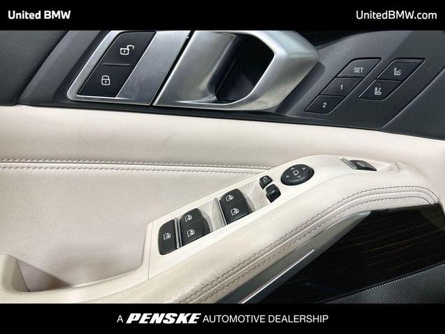 Photo of 2019 Carbon Black Metallic BMW X5