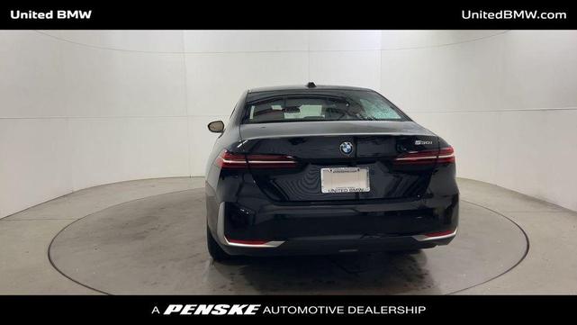 Photo of 2025 Black Sapphire BMW 530