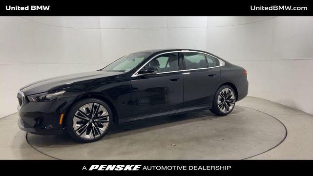 Photo of 2025 Black Sapphire BMW 530