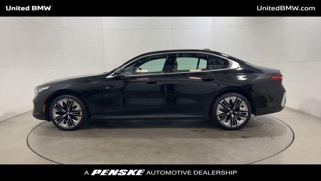 Photo of 2025 Black Sapphire BMW 530