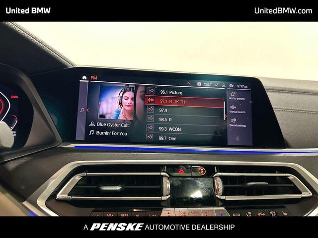 Photo of 2019 Black Sapphire Metallic BMW X7