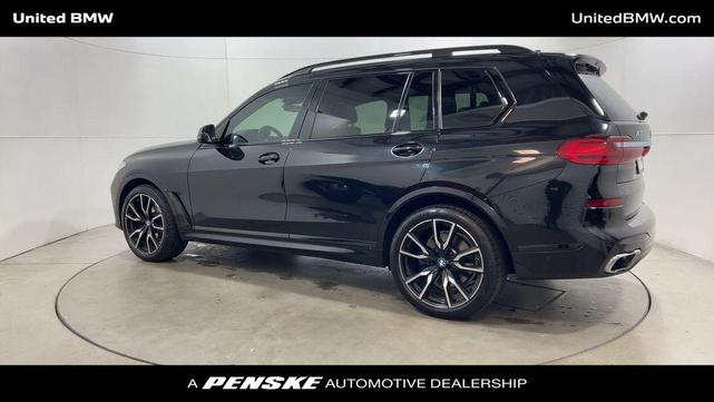 Photo of 2019 Black Sapphire Metallic BMW X7