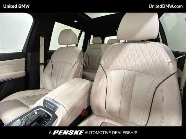 Photo of 2019 Black Sapphire Metallic BMW X7
