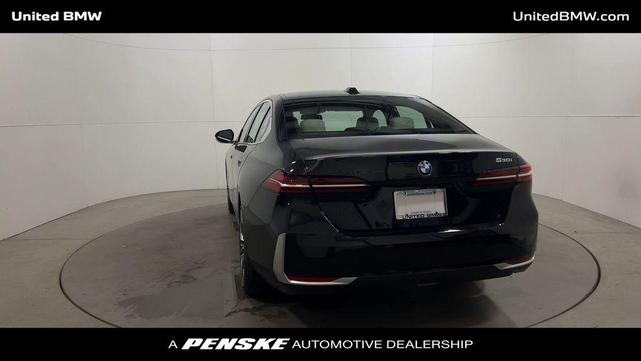 Photo of 2025 Black Sapphire Metallic BMW 530