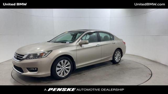 Photo of 2014 Champagne Frost Pearl Honda Accord