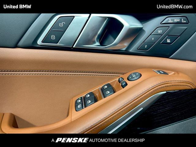 Photo of 2026 Carbon Black Metallic BMW X7