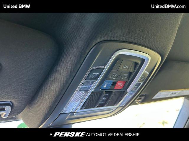 Photo of 2022 Diamond Black Crystal Pearlcoat RAM 2500