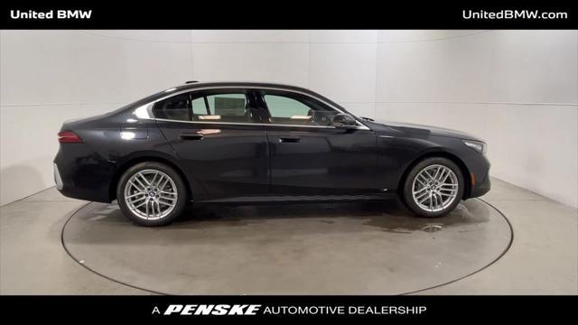 Photo of 2025 Dark Graphite Metallic BMW 530