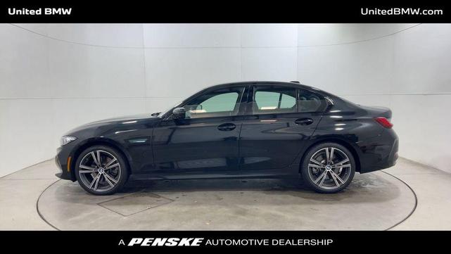 Photo of 2023 Black Sapphire Metallic BMW 330