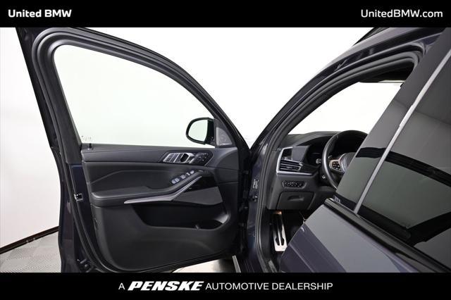Photo of 2022 Arctic Grey Metallic BMW X7