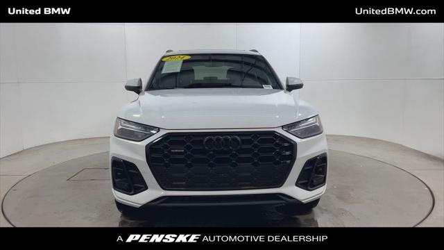 Photo of 2024 Glacier White Audi Q5