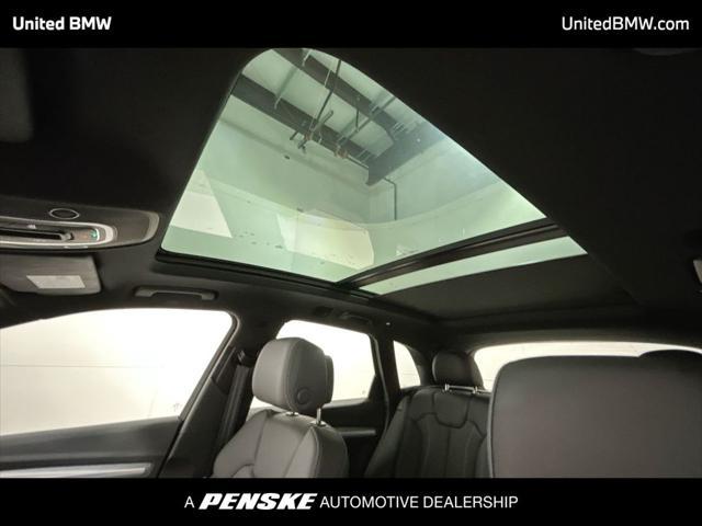 Photo of 2024 Glacier White Audi Q5