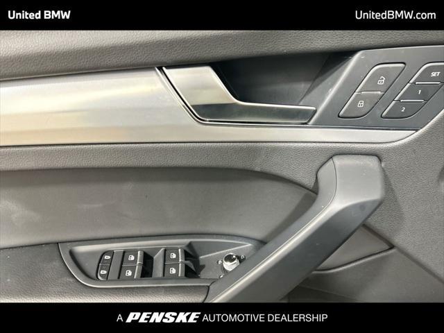 Photo of 2024 Glacier White Audi Q5