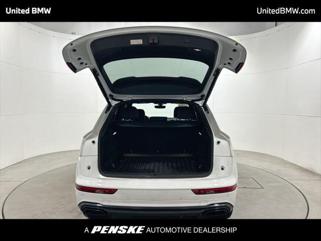 Photo of 2024 Glacier White Audi Q5