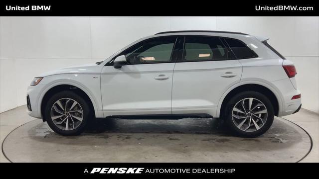 Photo of 2024 Glacier White Audi Q5