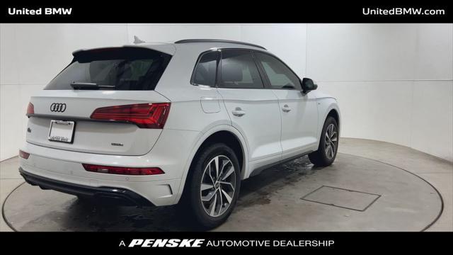 Photo of 2024 Glacier White Audi Q5