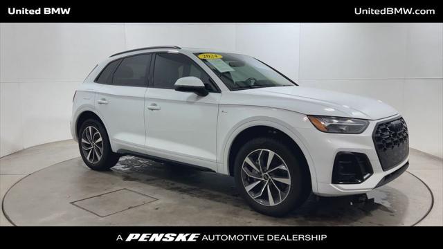Photo of 2024 Glacier White Audi Q5