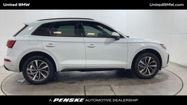 Photo of 2024 Glacier White Audi Q5