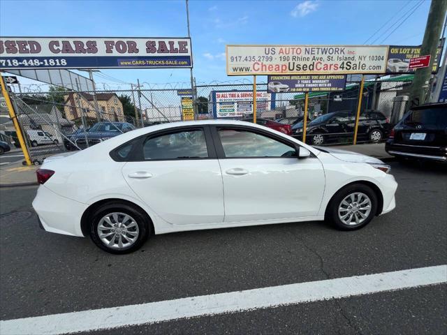 Photo of 2023 White Kia Forte