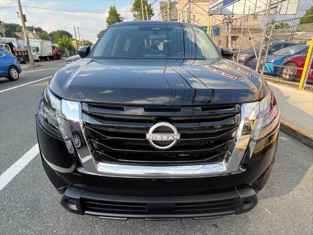Photo of 2024 Black Nissan Pathfinder