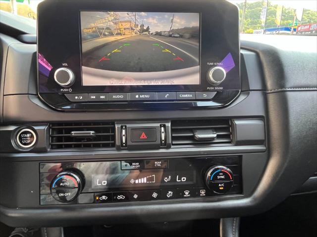 Photo of 2024 Black Nissan Pathfinder