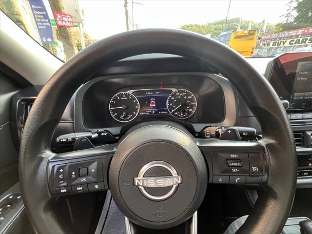 Photo of 2024 Black Nissan Pathfinder
