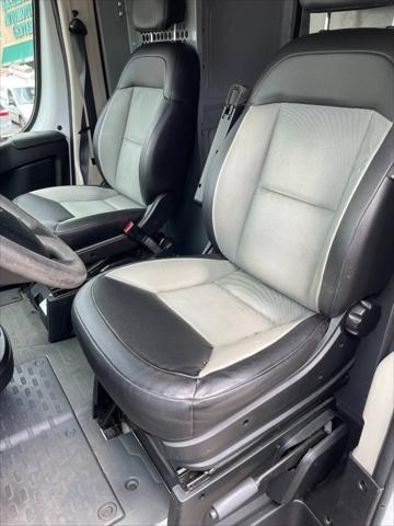 Photo of 2018 White RAM ProMaster 1500