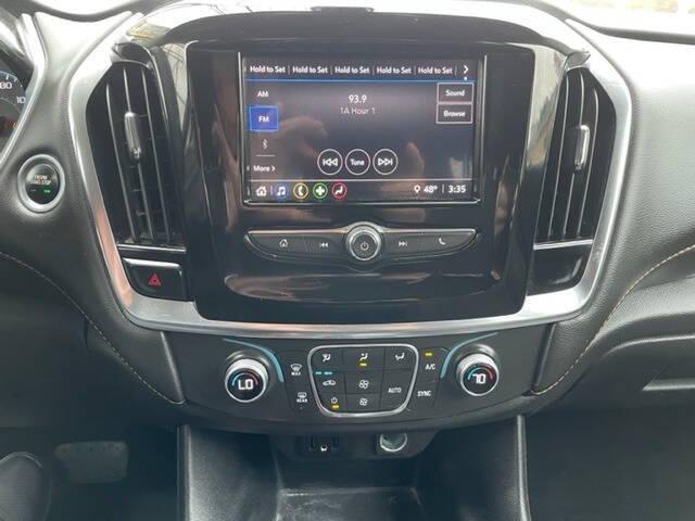 Photo of 2021 Silver Chevrolet Traverse