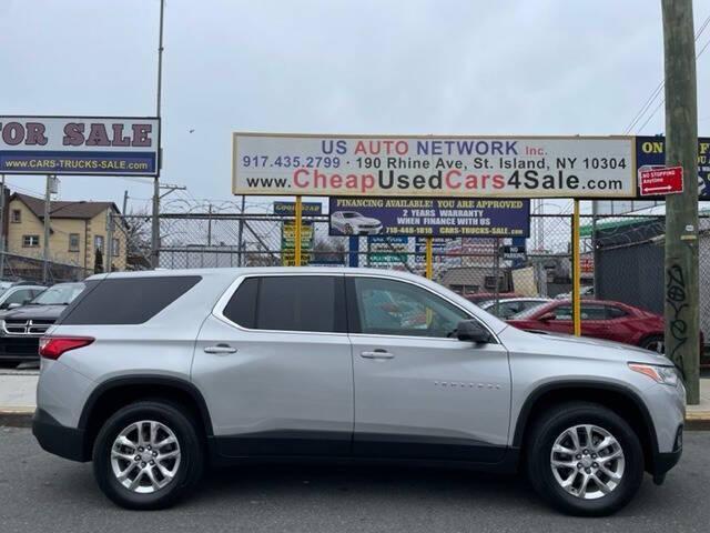 Photo of 2021 Silver Chevrolet Traverse