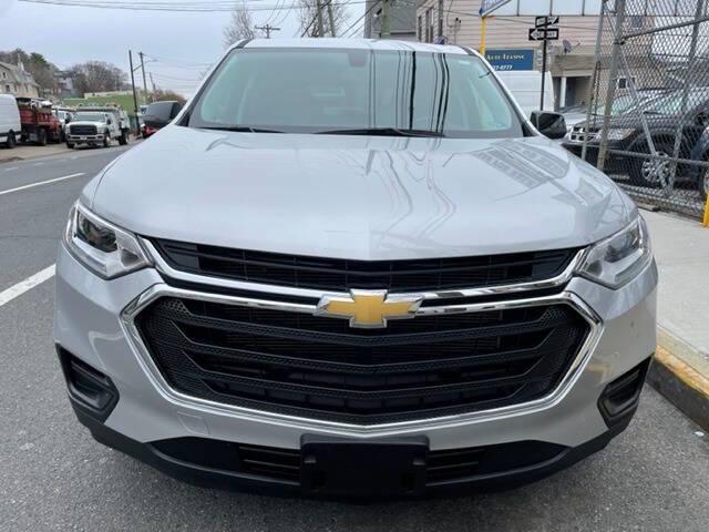 Photo of 2021 Silver Chevrolet Traverse