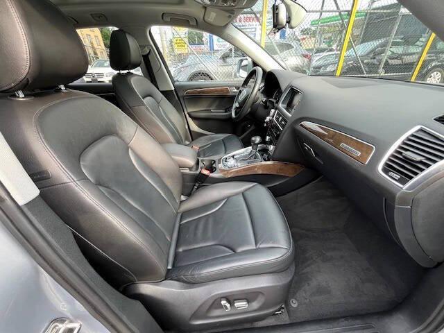 Photo of 2016 Gray Audi Q5