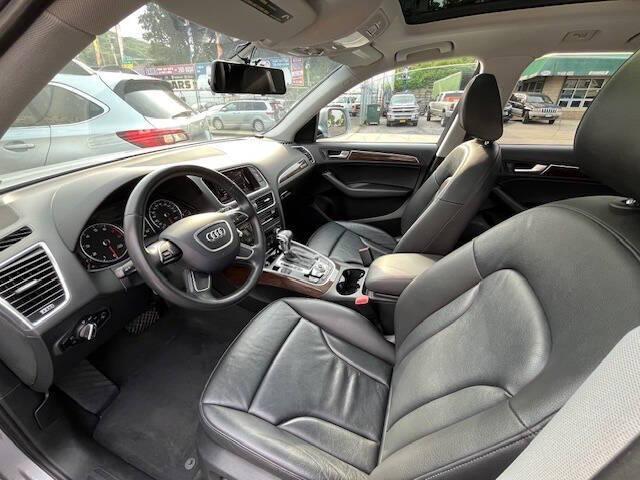 Photo of 2016 Gray Audi Q5