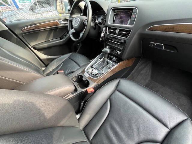 Photo of 2016 Gray Audi Q5