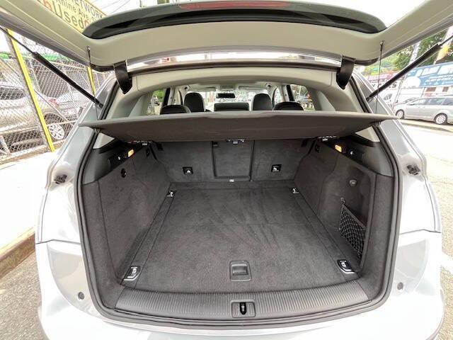 Photo of 2016 Gray Audi Q5