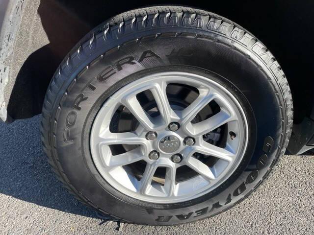 Photo of 2020 Gray Jeep Grand Cherokee