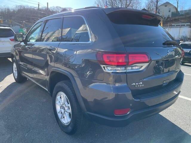 Photo of 2020 Gray Jeep Grand Cherokee