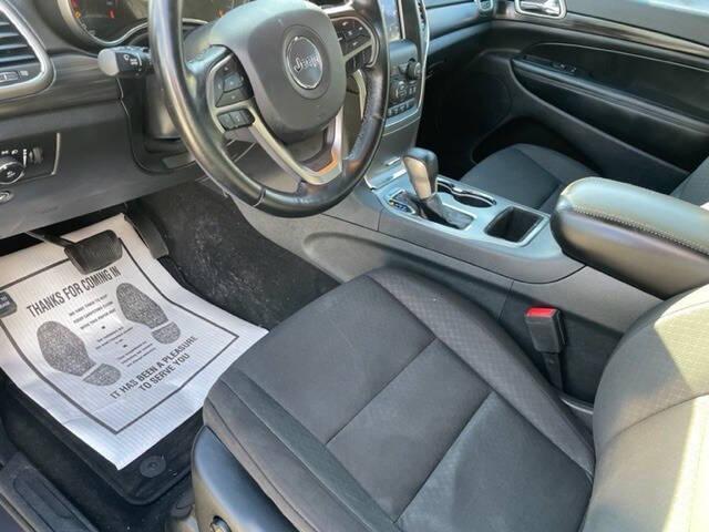 Photo of 2020 Gray Jeep Grand Cherokee