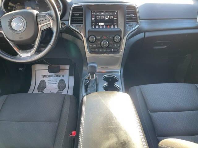 Photo of 2020 Gray Jeep Grand Cherokee