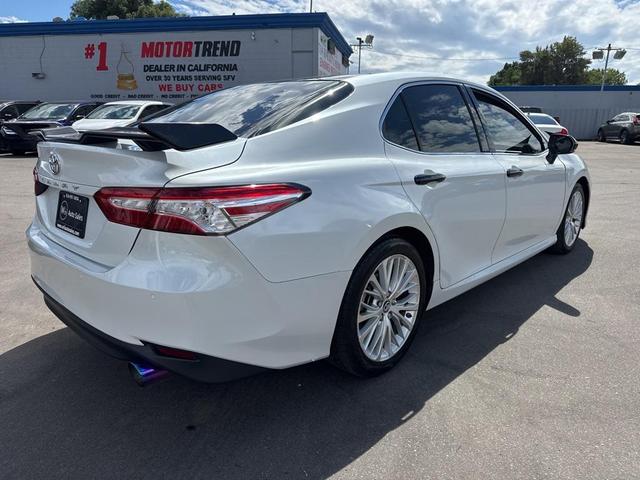 Photo of 2018 Super White Toyota Camry