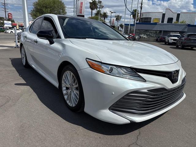 Photo of 2018 Super White Toyota Camry