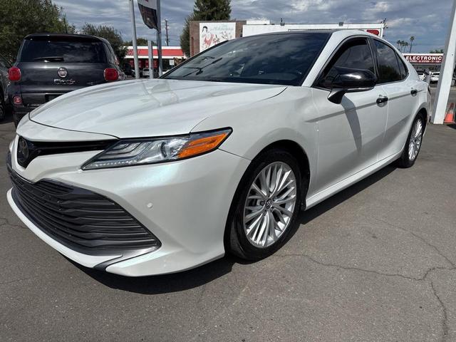 Photo of 2018 Super White Toyota Camry